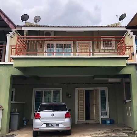 Nice Seremban 2 1/2 Storey House With 4 Rooms Exteriér fotografie